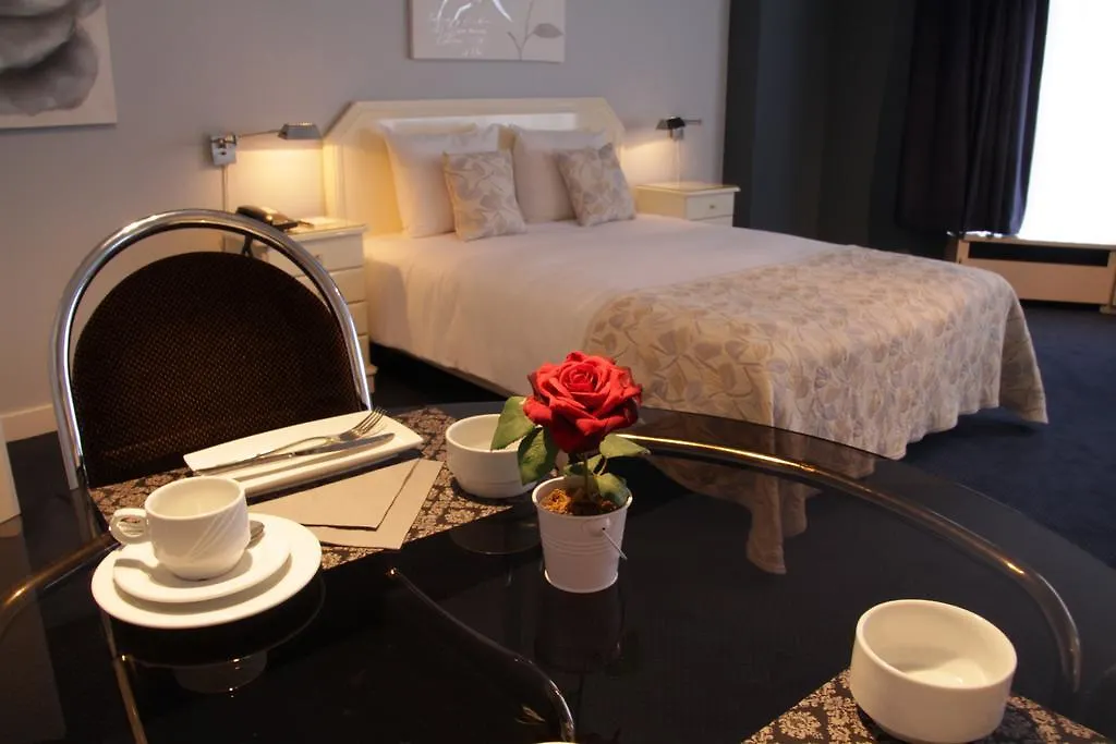 First Euroflat Hotel Brussel 4*,